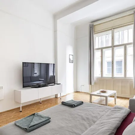 Prime Location Sip Utca Apartment *